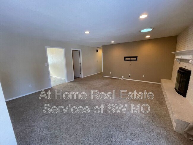 Foto del edificio - 3917 E Lomita St