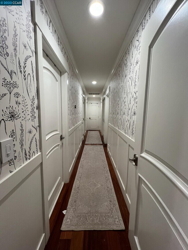 Foto del edificio - 533 Silverado Dr