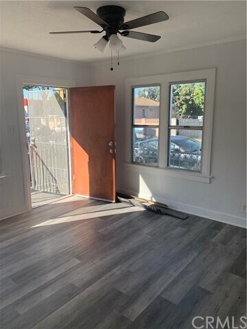 Building Photo - 2328 Bedessen Ave