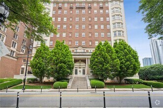 Building Photo - 30 5th St NE