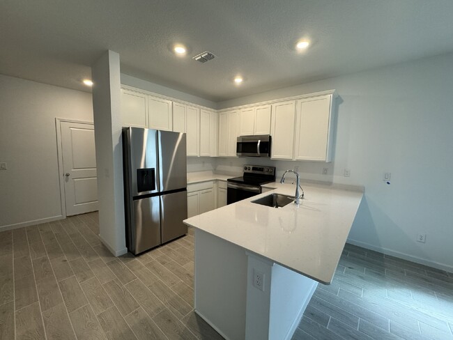 Foto del edificio - Brand New!! Mill Creek Townhome