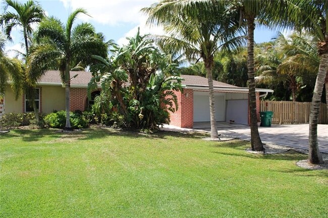 Building Photo - 861 NW 116th Ave