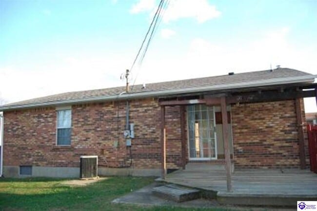Building Photo - 635 Independence Dr