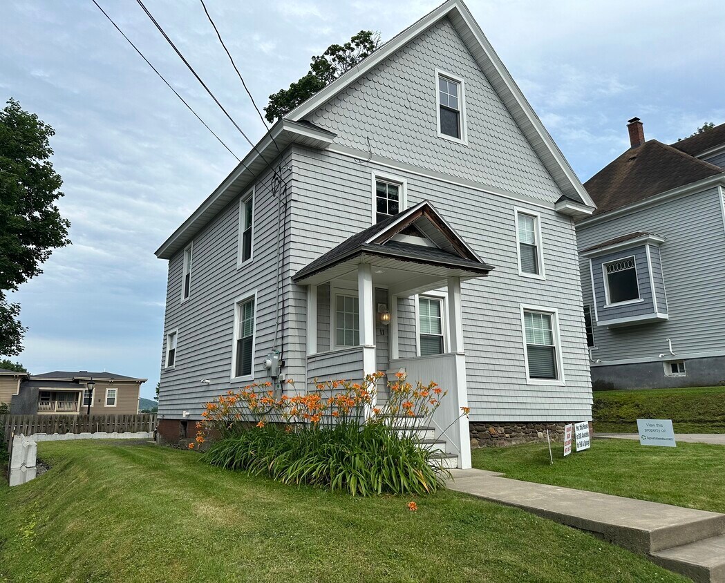 Exterior - 11 Pleasant St