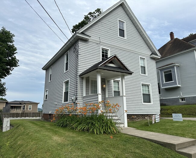 Exterior - 11 Pleasant St