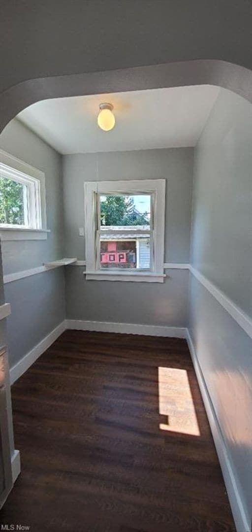 Building Photo - Beautiful CLE 4 bed/2 bath  - Available NOW!