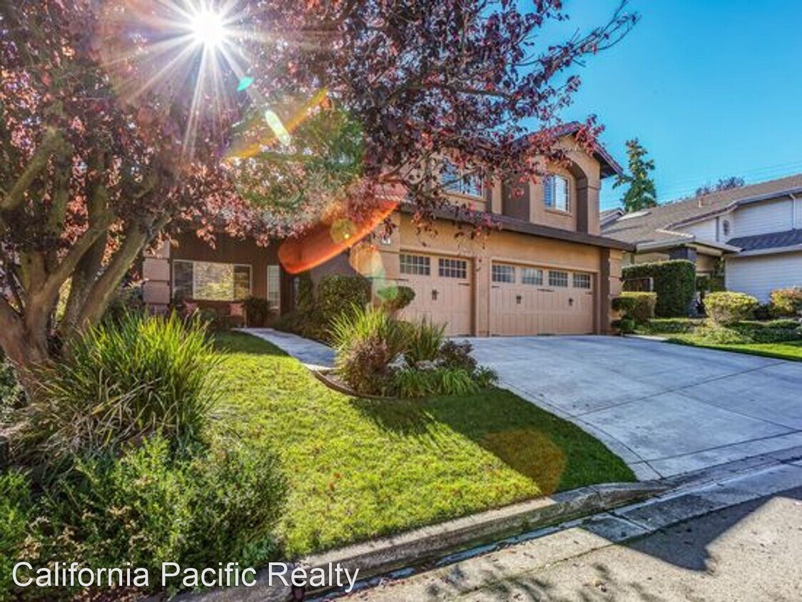 Primary Photo - 4 br, 3 bath House - 703 Bourne Court
