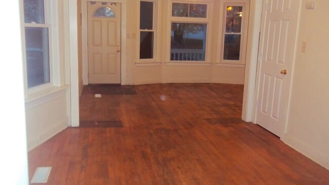 Sala de estar delantera - 2426 W 2nd St