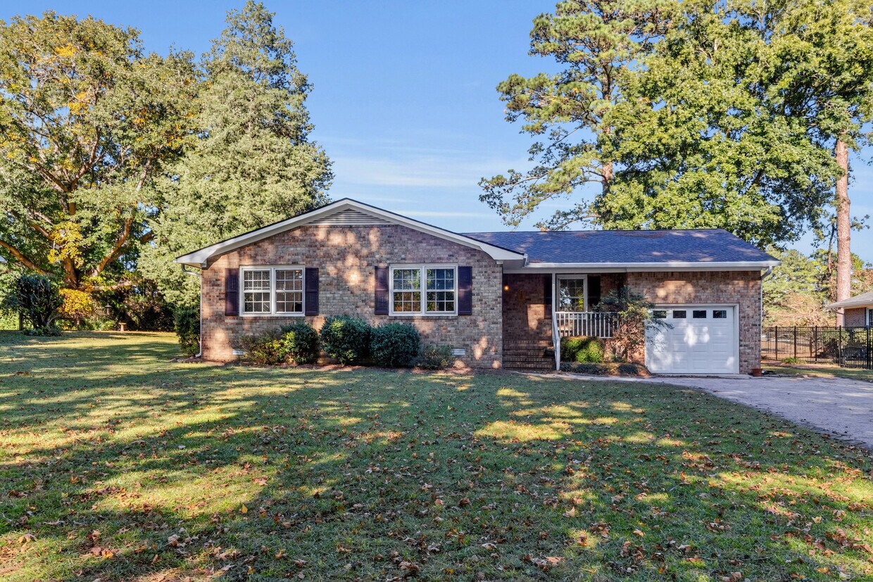 Primary Photo - 259 Shoreline Dr