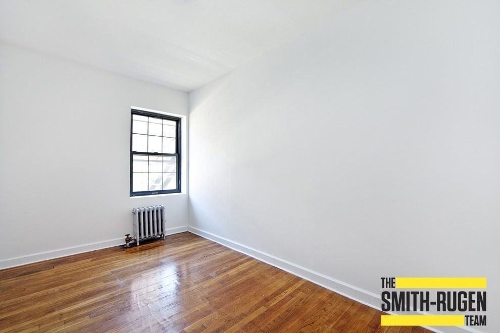 Primary Photo - 184 7th Ave