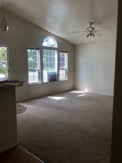 Foto del edificio - Available NOW! 3bed/2bath Home in Southeast Boise