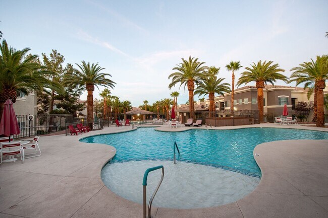 Foto del edificio - 9050 W Warm Springs Rd