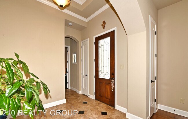 Building Photo - 3 br, 3 bath House - 1414 W BITTERS RD #18