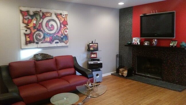 Foto del edificio - 878 Swan Ln