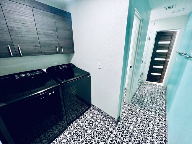 Foto del edificio - Savannah Square/Savannah Harbor