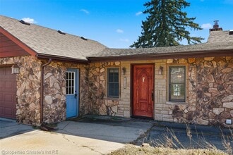 Building Photo - 2739 Lakeridge Ave