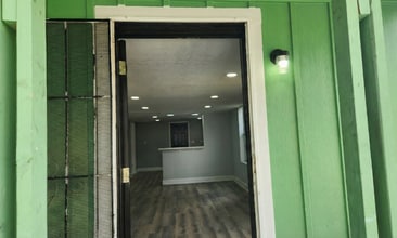 Building Photo - 1246 Oakley St