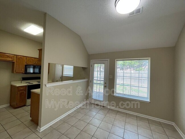 Foto del edificio - 4932 Battle Forest Cove