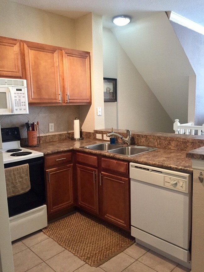 Building Photo - FULLY FURNISHED 1/1 in Serenata