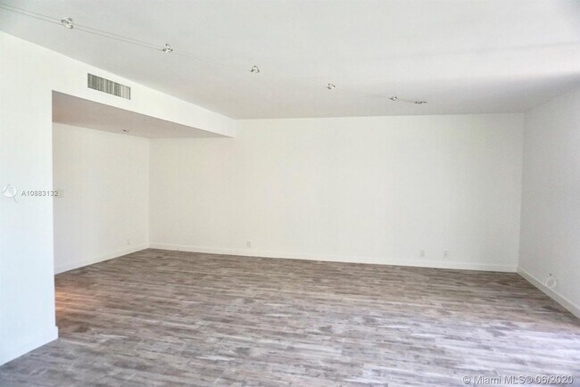 Building Photo - 181 Crandon Blvd