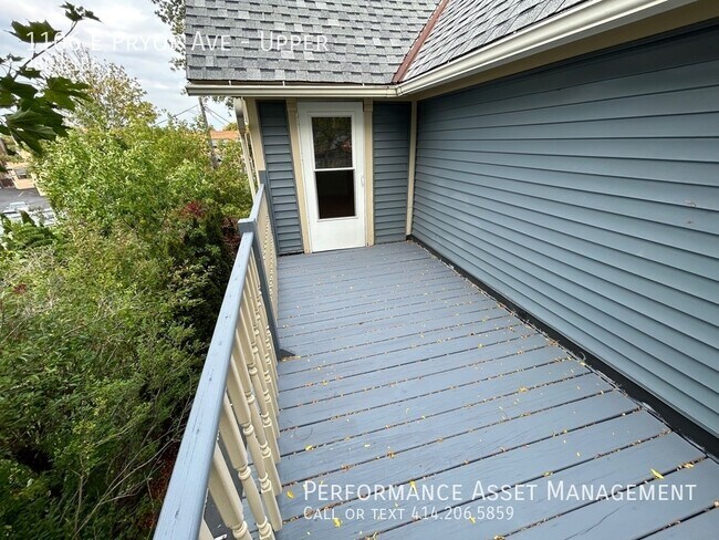 Building Photo - Beautiful 2BED/1BATH Bayview Upper Unit