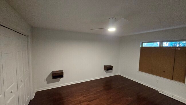 Building Photo - 284 W Central Park St