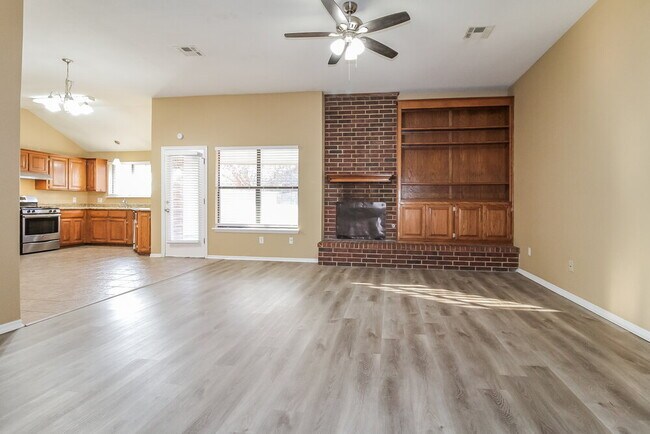 Foto del edificio - 3713 Shannon Dr