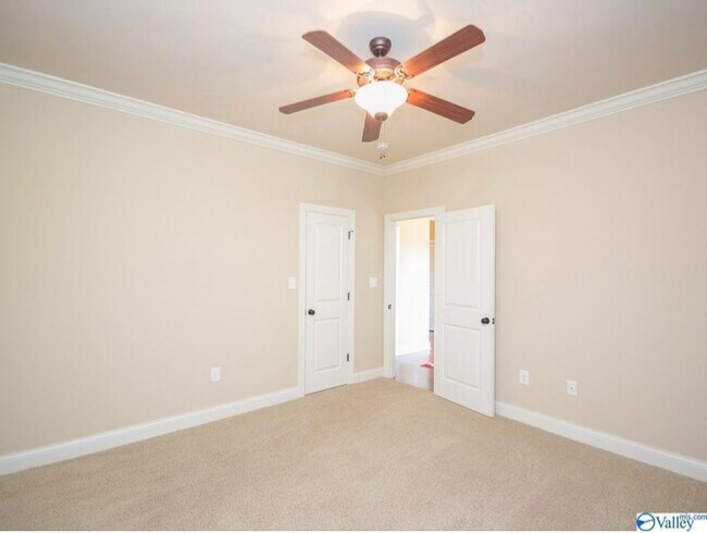 Second guest room - 29097 Stonehenge Dr