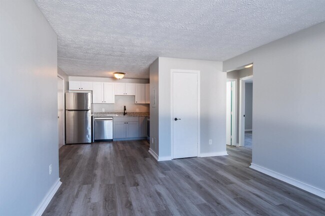 Building Photo - 535 Calef Rd