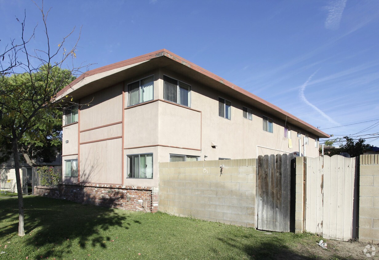 Building Photo - 3411 W Olinda Ln