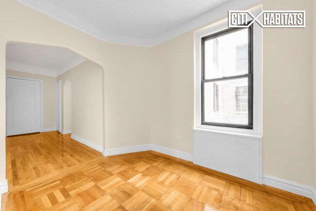 Building Photo - 129 W 89th St