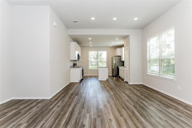 Building Photo - 20596 Cedar Ln