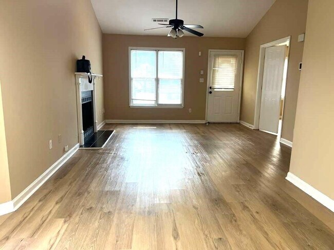 Foto del edificio - 8034 S Bay Ct