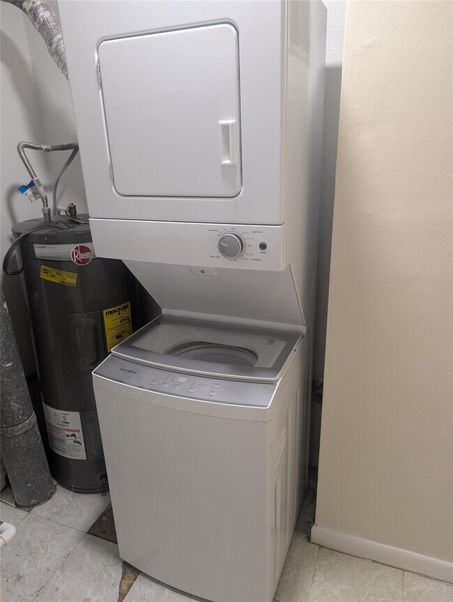 Building Photo - 1740 NW 60th Ave