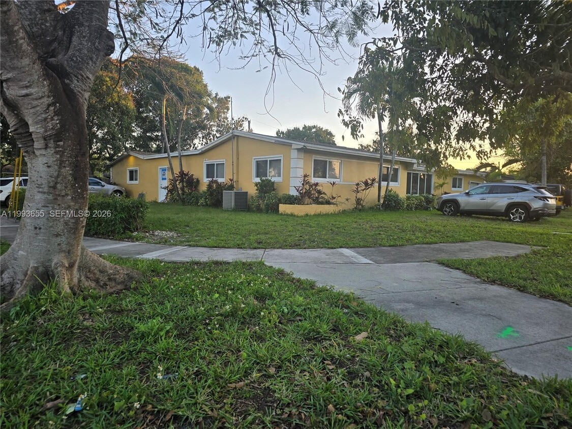 Building Photo - 9200 SW 164th St