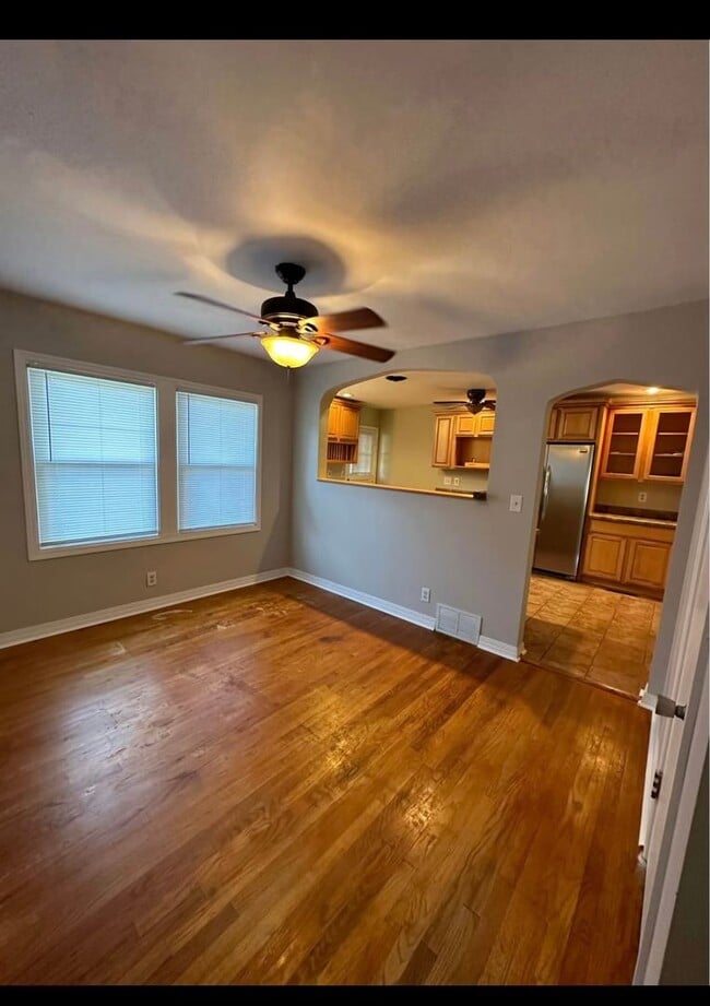 Building Photo - 102 S Illinois St