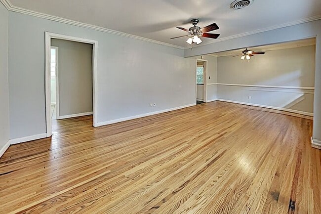 Building Photo - 4901 Trousdale Dr