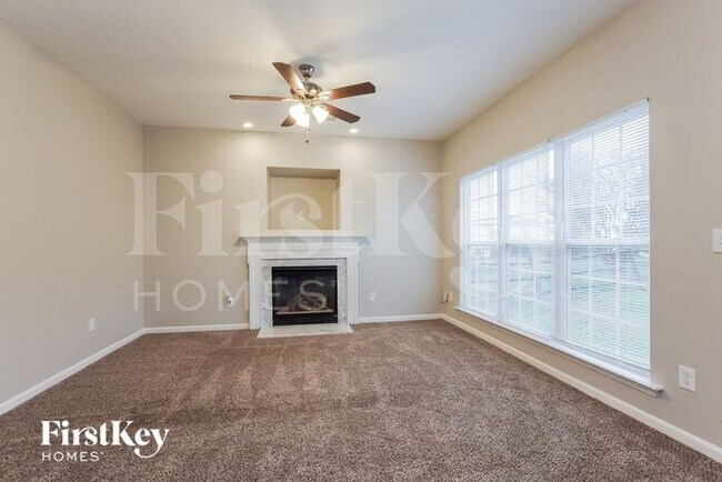 Foto del edificio - 13223 Planters Row Dr