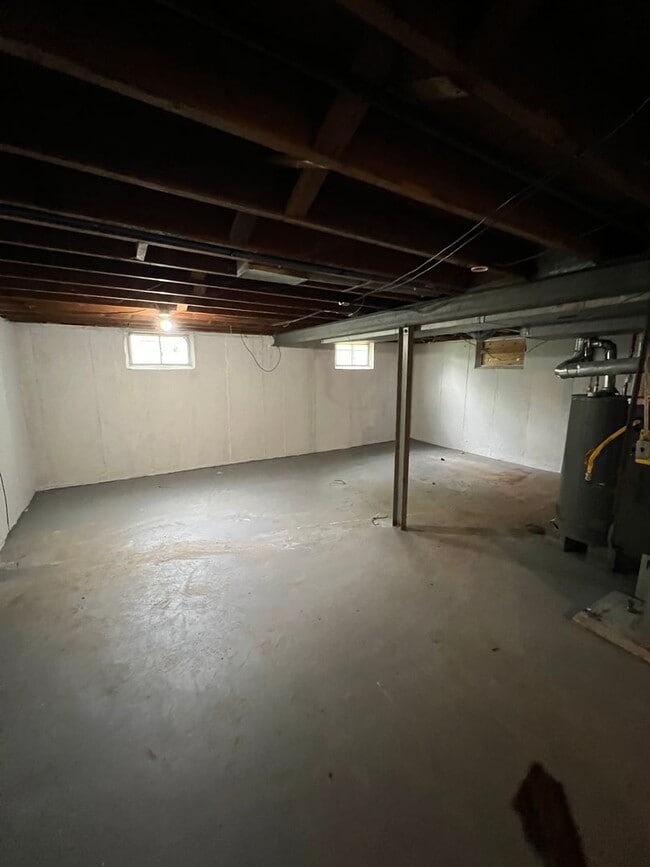 Building Photo - 127 Ben Nevis Rd