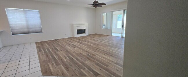Foto del edificio - 74594 Moss Rose Dr