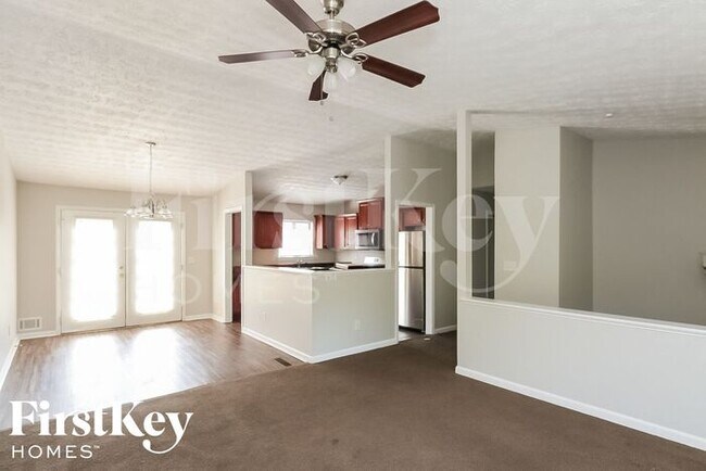 Foto del edificio - 8141 Englewood Trail