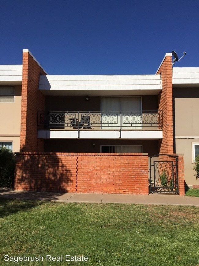 Building Photo - 1400 Fairway Terrace