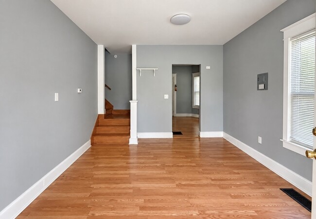 Building Photo - 337 Riverside Dr