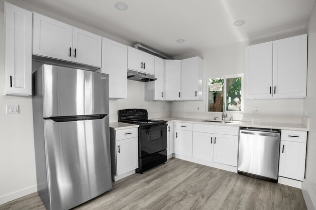 Foto del edificio - Brand new 1-bedroom, 1-bathroom 1 bath designed for those who value both style and substance