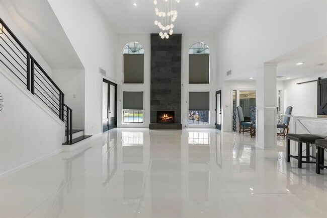 Foto del edificio - 5411 Graystone Ln