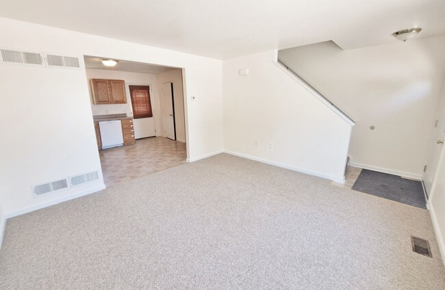Foto del edificio - 2 Bed / 1-1/2 Bath Townhome
