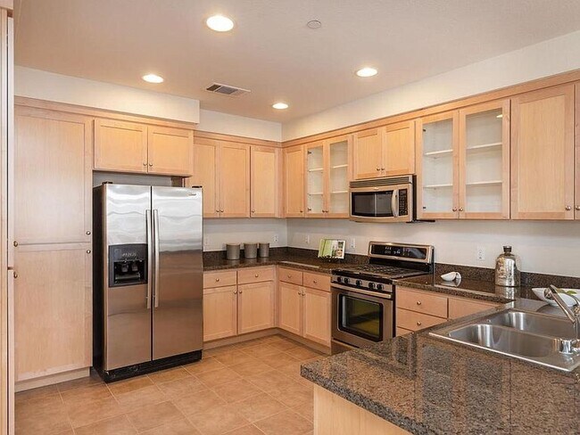 Foto del edificio - 859 Avery Dr