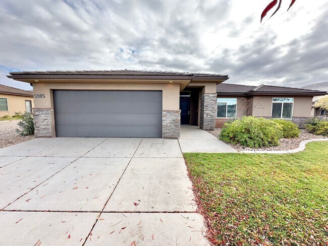 Foto del edificio - Desert Canyon Home!