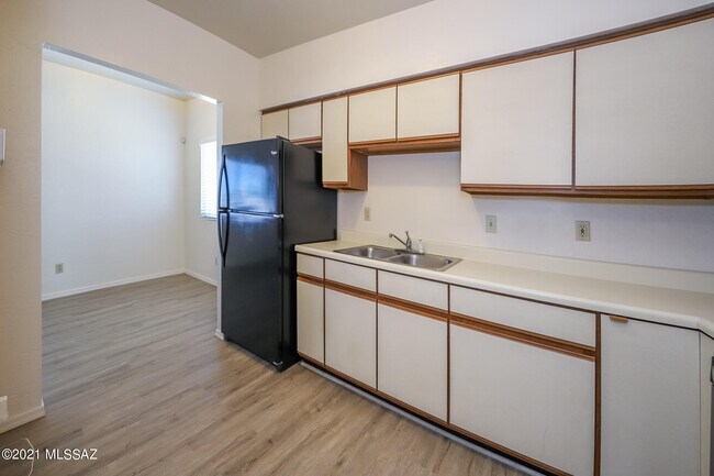 Foto del edificio - 312 E 24th St