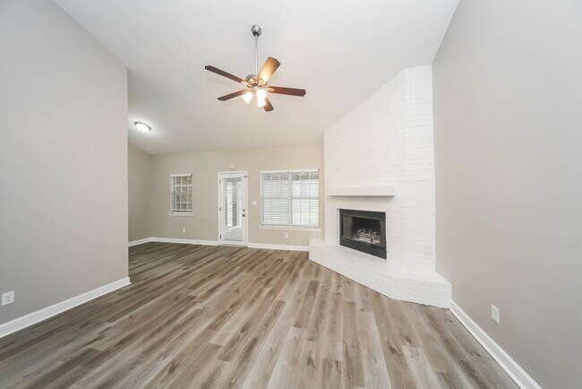 Foto del edificio - 5985 Eagle Ln